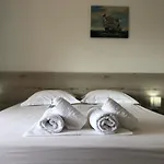 Gjoni 호텔 3*