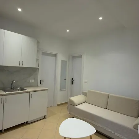 Hotel Gjoni