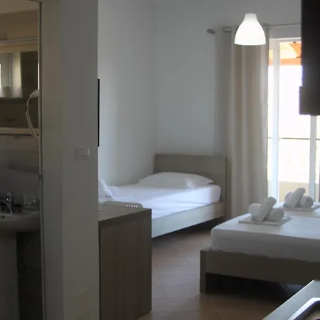 Gjoni 3* ساراندا